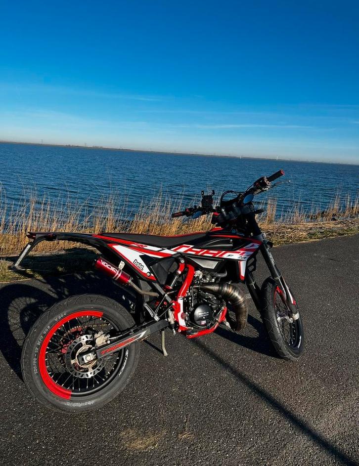 BETA RR 50 TRACK 2023 BLACK 2t, Fietsen en Brommers, Brommers | Crossbrommers, Zo goed als nieuw, Overige merken, Ophalen