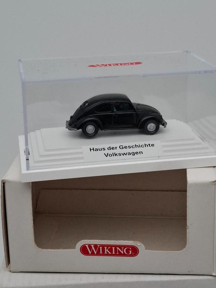 VW Kever (zwart) uitgave Volkswagen Museum - Wiking 1/87, Hobby en Vrije tijd, Modelauto's | 1:87, Zo goed als nieuw, Auto, Wiking