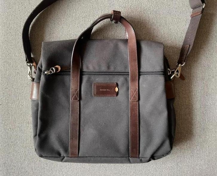 William Overnight Briefcase, Computers en Software, Laptoptassen, Zo goed als nieuw, Schoudertas, 15 inch, Ophalen of Verzenden