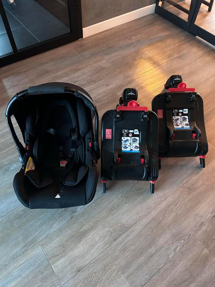 Maxi-Cosi autostoel + 2 Isofix bases, Kinderen en Baby's, Autostoeltjes, Zo goed als nieuw, Maxi-Cosi, 0 t/m 13 kg, Isofix, Zijbescherming