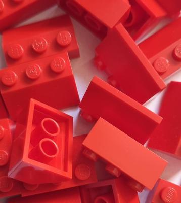 Lego 2x3 slope 45, Red ( per 20) beschikbaar voor biedingen