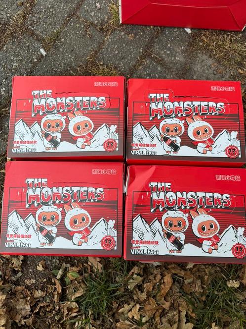 LABUBU ZIMOMO THE MONSTER VINYLFIGUUR POP MART LAFUFU STITCH, Verzamelen, Poppetjes en Figuurtjes, Nieuw, Ophalen of Verzenden