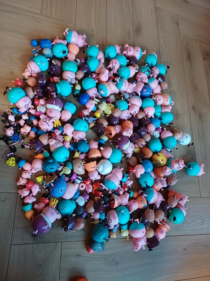135 poppetjes peppa pig, Verzamelen, Poppetjes en Figuurtjes, Ophalen of Verzenden