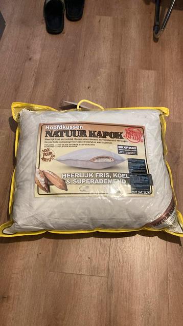 Kapok Hoofdkussen. Nieuw in verpakking beschikbaar voor biedingen