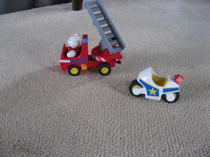 vintage baby Playmobil brandweerauto en politiemotor, 6607, Kinderen en Baby's, Speelgoed | Playmobil, Zo goed als nieuw, Los playmobil