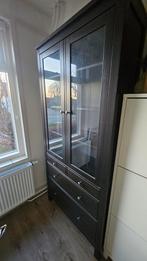 Ikea Hemnes Buffetkast / Vitrinekast - Donkerbruin, Huis en Inrichting, Ophalen, Gebruikt, 100 tot 150 cm, Glas