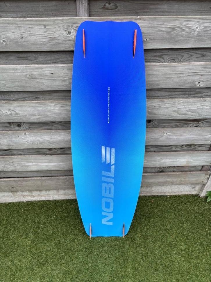 Nobile NHP kiteboard, Watersport en Boten, Kitesurfen, Zo goed als nieuw, Kiteboard, 4 m² of minder, Twintip, Ophalen of Verzenden