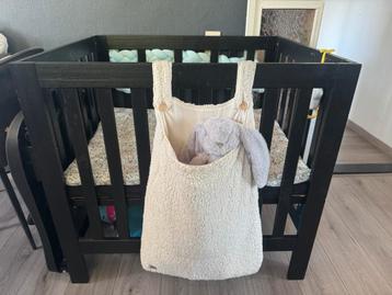 Babybox zwart beschikbaar voor biedingen