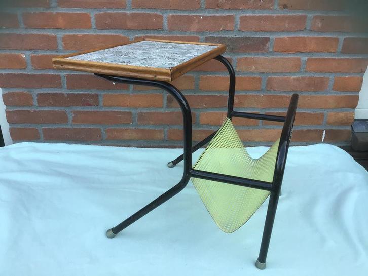 Vintage Pilastro bijzettafel, krantenbak, mozaïek tafelblad, Huis en Inrichting, Tafels | Sidetables, Zo goed als nieuw, 25 tot 50 cm