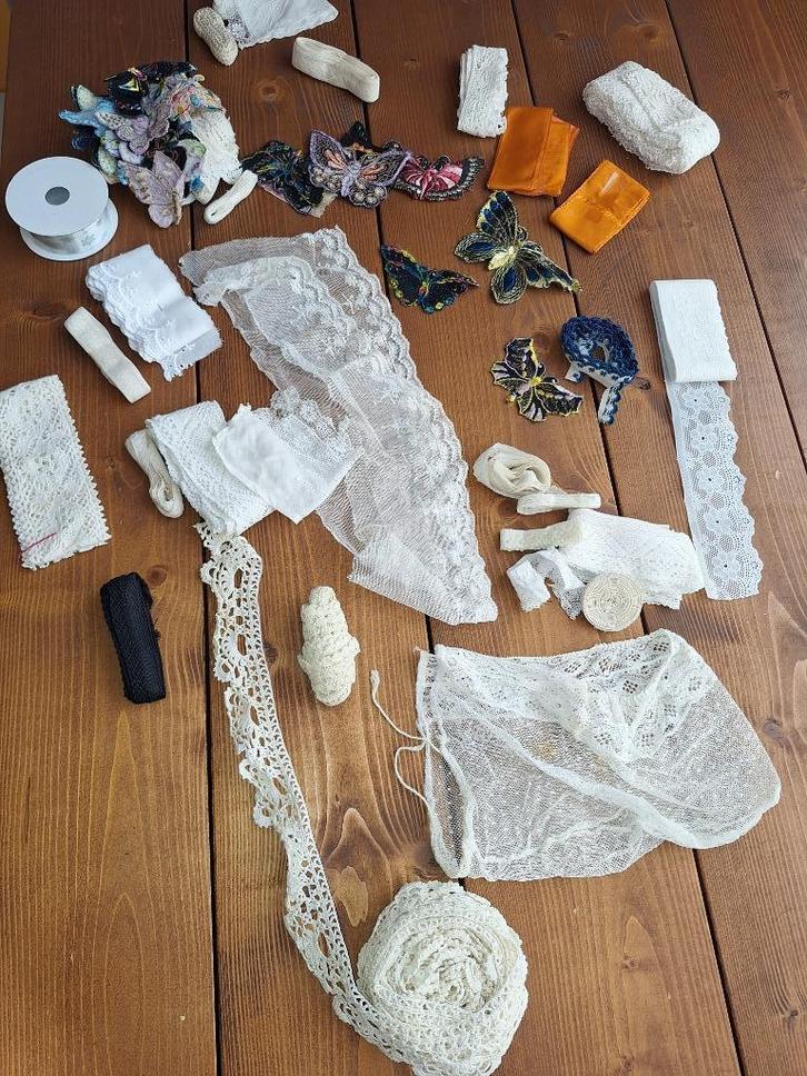 Oude kantjes, boordjes, bandjes,  lintjes enz., Hobby en Vrije tijd, Naaien en Fournituren, Gebruikt, Kant, Ophalen