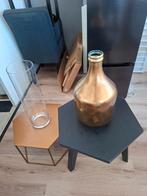 2 tafeltjes en 2 vazen, Huis en Inrichting, Complete inboedels, Ophalen