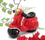 Zeer leuke rode Vespa scooter als spaarpot., Ophalen of Verzenden, Nieuw, Versiering, Geboorte of Huwelijk