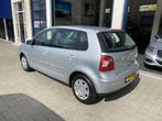 Volkswagen Polo 1.4-16V Comfortline NW APK/5-DEURS, Origineel Nederlands, Te koop, Zilver of Grijs, 5 stoelen