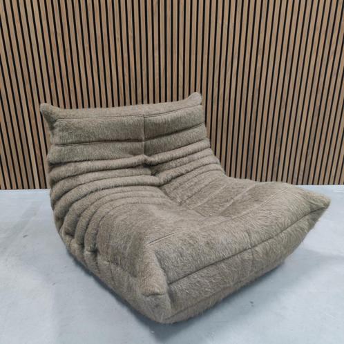 Ligne Roset Togo - Eenzits -Kieffer Feral terra, Antiek en Kunst, Antiek | Meubels | Stoelen en Banken, Ophalen of Verzenden