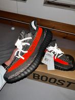 adidas Yeezy Boost 350 V2 Carbon Beluga (US 10 / EU 44), Kleding | Heren, Schoenen, Ophalen of Verzenden, Nieuw, Overige kleuren