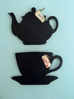 Krijtbordjes in de vorm van een theepot en kop en schotel, Ophalen of Verzenden, Zo goed als nieuw