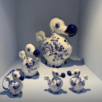 Beelden van Dodo in verschillende maten en kersthanger beschikbaar voor biedingen