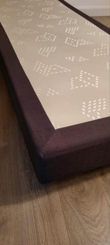 Prachtig grijs/ bruine boxspring 1 persoons 90 x2.20 beschikbaar voor biedingen