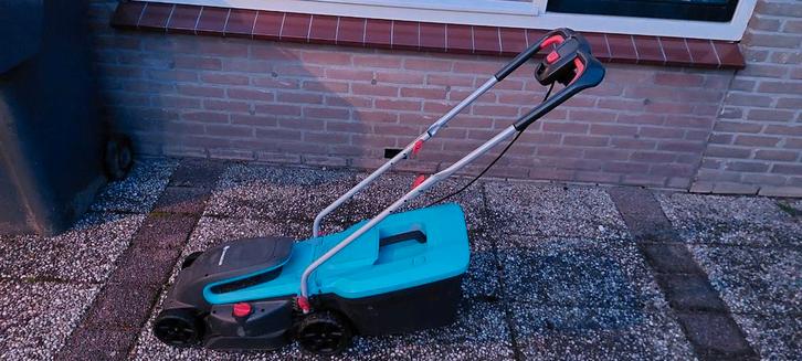 Gardena Grasmaaier met Opvangbak 30L, Tuin en Terras, Grasmaaiers, Gebruikt, Elektrische grasmaaier, 30 t/m 39 cm, Cirkelmaaier