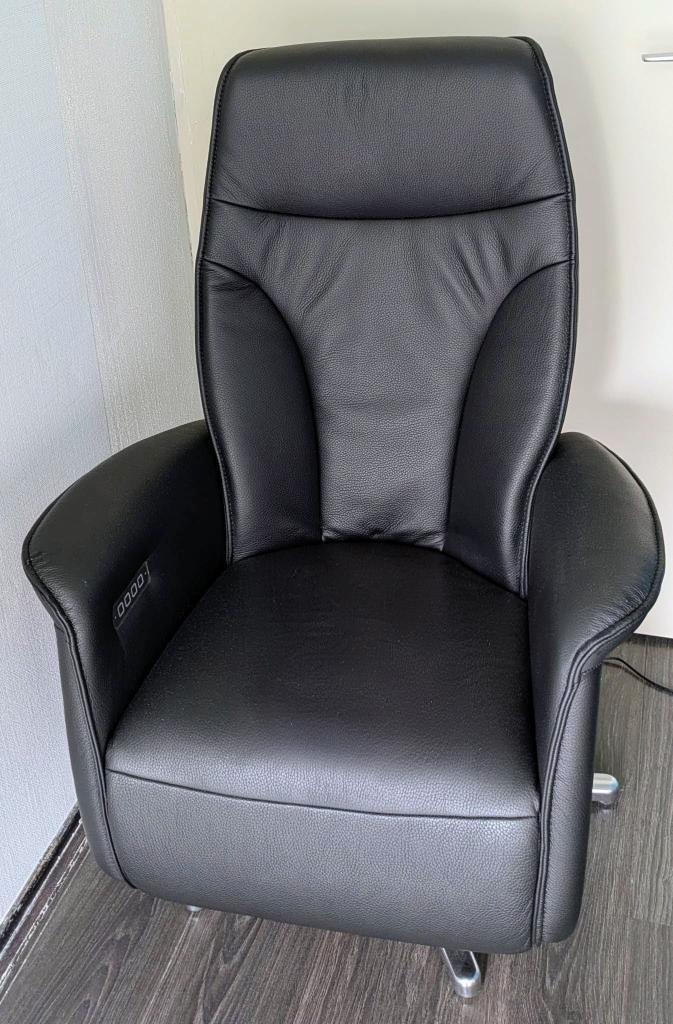 Relaxfauteuil van meubelfabriek De Toekomst - NIEUW!, Huis en Inrichting, Fauteuils, Nieuw, Leer, Metaal, Overige materialen, 50 tot 75 cm