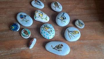 Happy stone geluks steen vogel mees roodborstje mus beschikbaar voor biedingen