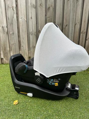 Maxi-Cosi Pebble Plus + FamilyFix One Isofix - goede set €90 beschikbaar voor biedingen