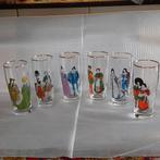 6 vintage drinkglazen met afbeelding klederdrachten, Verzamelen, Glas en Borrelglaasjes, Ophalen, Gebruikt, Frisdrankglas