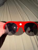 Moncler zonnebril zwart met rood, Overige merken, Zonnebril, Ophalen of Verzenden, Zo goed als nieuw