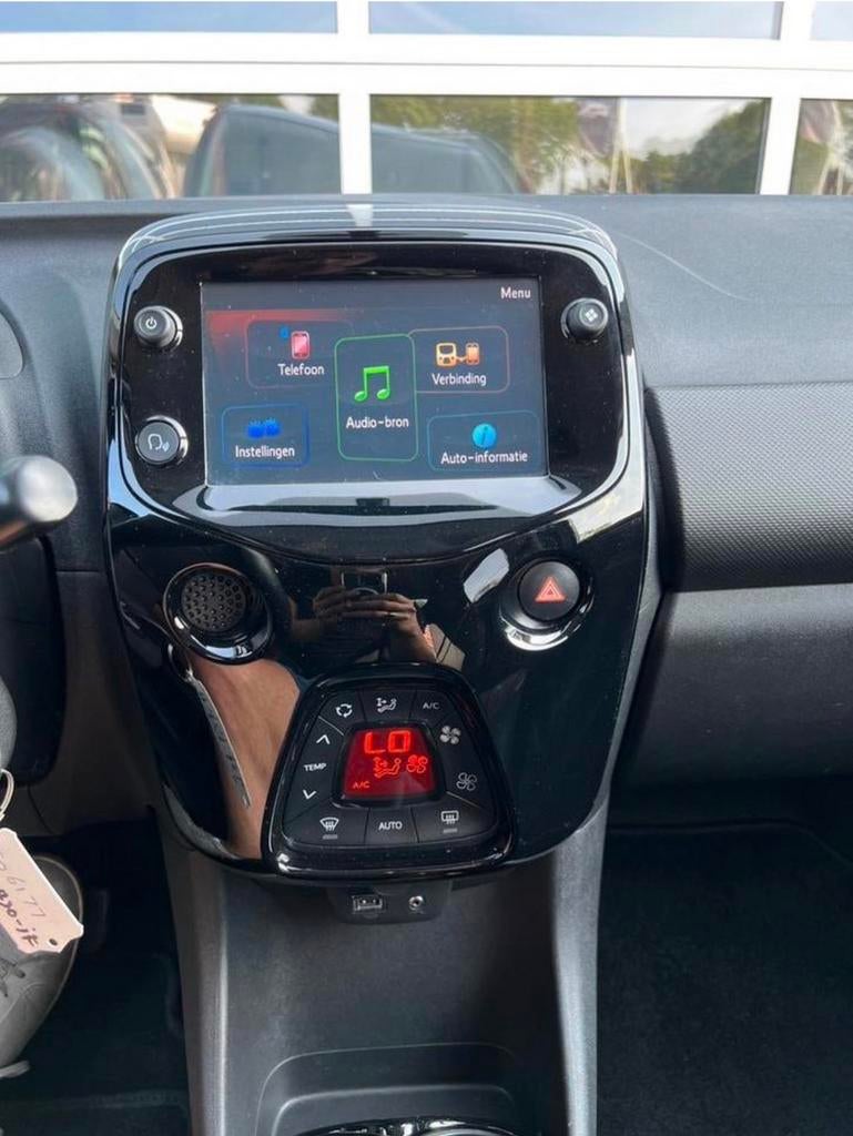 Toyota Aygo,C1 108 Navigatiesysteem Apple Carplay, Auto diversen, Autoradio's, Ophalen of Verzenden, Zo goed als nieuw