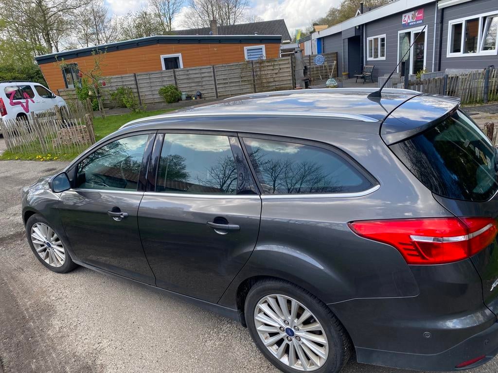 Ford Focus 1.5 Tdci 88KW Wagon 2015 Grijs, Auto's, 680 kg, 4 cilinders, Origineel Nederlands, Particulier