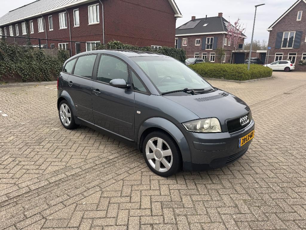 Audi A2 1.4 55KW 2003 Blauw/grijs  Gereviseerde motor, airco, Auto's, Audi, Particulier, A2, ABS, Airbags, Airconditioning, Alarm
