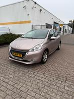 Peugeot 208 1.4 VTI 70KW/95PK 5-D 2014, Voorwielaandrijving, Stof, 40 €/maand, Zwart