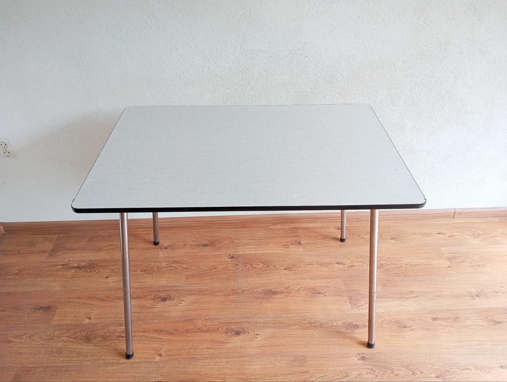 Vintage tafel  Compact en stijlvol, Huis en Inrichting, Ophalen, Minder dan 50 cm, Gebruikt, 50 tot 100 cm