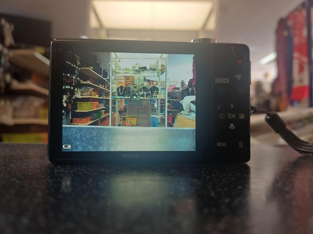 Nikon Coolpix S6700 Digitale Camera Rood, Gebruikt, Compact, Ophalen of Verzenden, Nikon