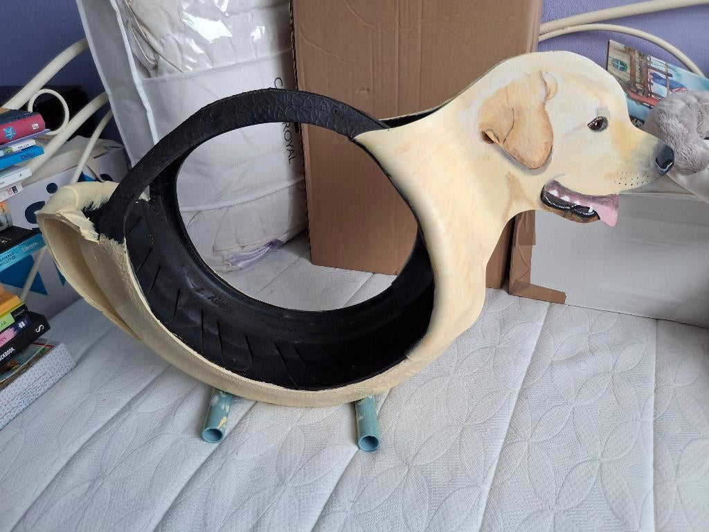 Golden Retriever van oude autobanden, Ophalen, Nieuw