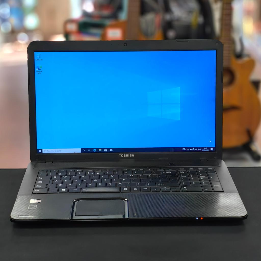 Toshiba Satellite C8700D AMD E1-1200 300GB 4GB Windows 10 -, Computers en Software, Windows Laptops, Toshiba, Zo goed als nieuw