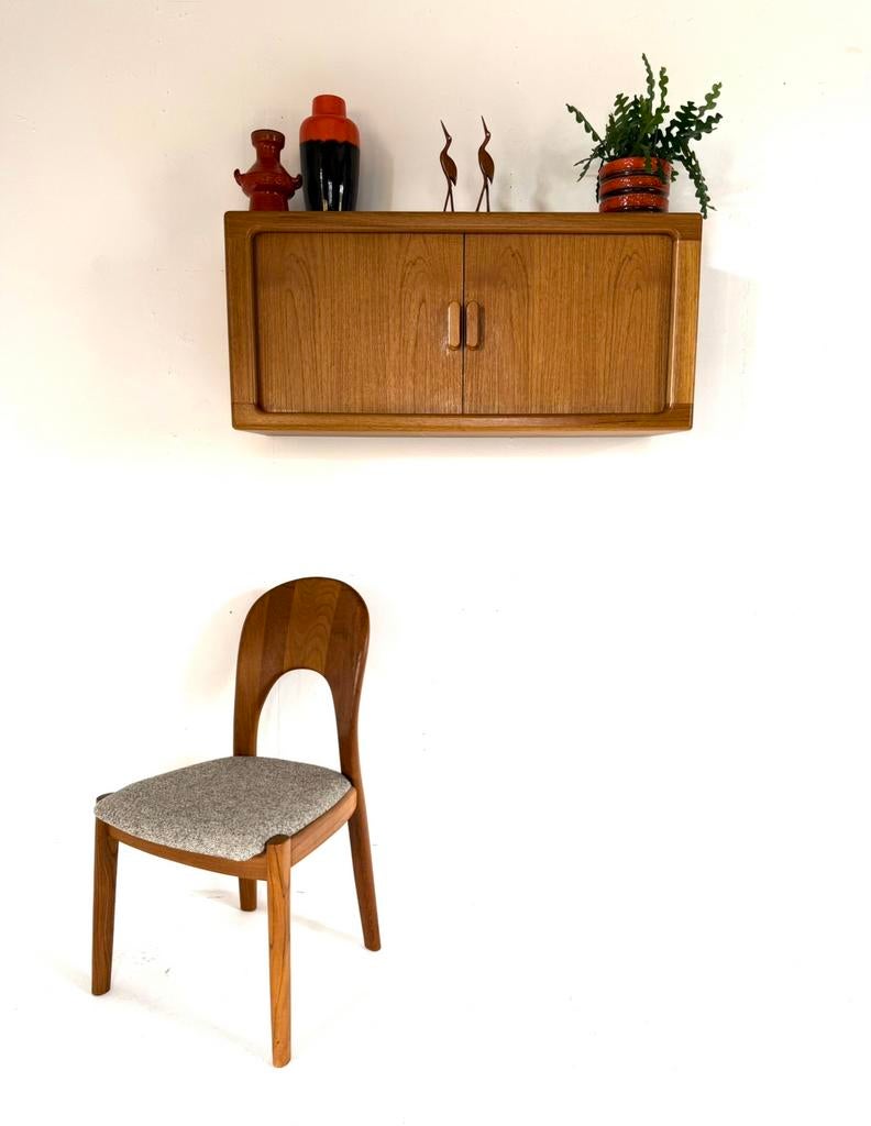 Vintage zwevende Deense wandkast, Dyrlund ‘80, Huis en Inrichting, Met deur(en), Teakhout, Ophalen of Verzenden, Zo goed als nieuw