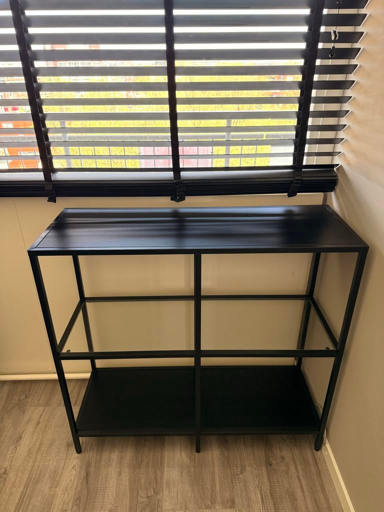 Metalen dressoir met glazen tussenblad, Ophalen, Met plank(en), Gebruikt, 100 tot 150 cm
