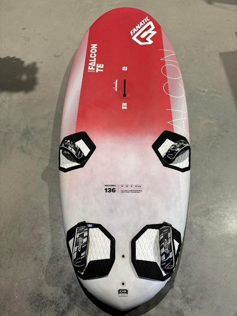 Fanatic Falcon Team Edition - 136L, Watersport en Boten, Windsurfen, Ophalen, Gebruikt, 7 m² of meer, Minder dan 250 cm