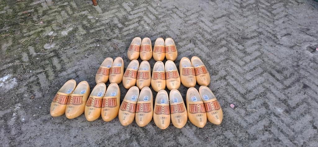 Partij nieuwe houten klompen, Ophalen, Nieuw