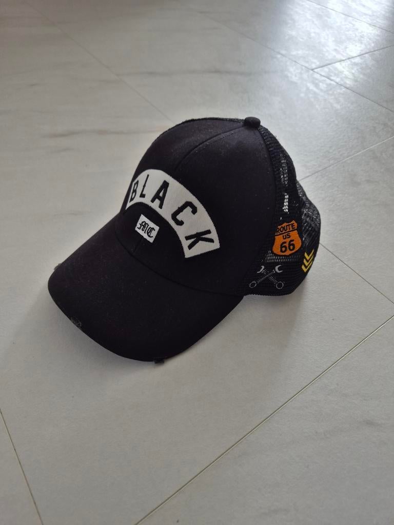 Zwarte Biker Trucker Cap met 'BLACK' Opdruk, Kleding | Heren, Hoeden en Petten, Black Bananas, One size fits all, Ophalen of Verzenden