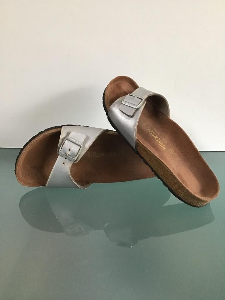 Birkenstock Madrid zilver 41 | slippers | Gratis verzenden, Kleding | Dames, Schoenen, Slippers, Overige kleuren, Verzenden, Zo goed als nieuw