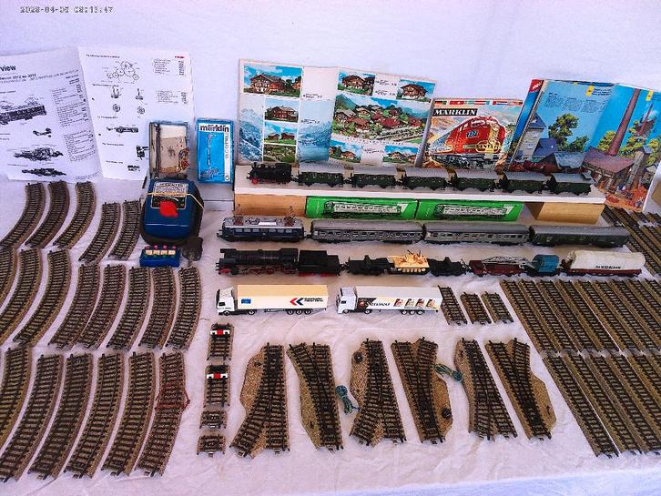 Marklin treinbaan met 3 locomotieven., Hobby en Vrije tijd, Modeltreinen | H0, Gebruikt, Treinset, Wisselstroom, Märklin, Ophalen of Verzenden