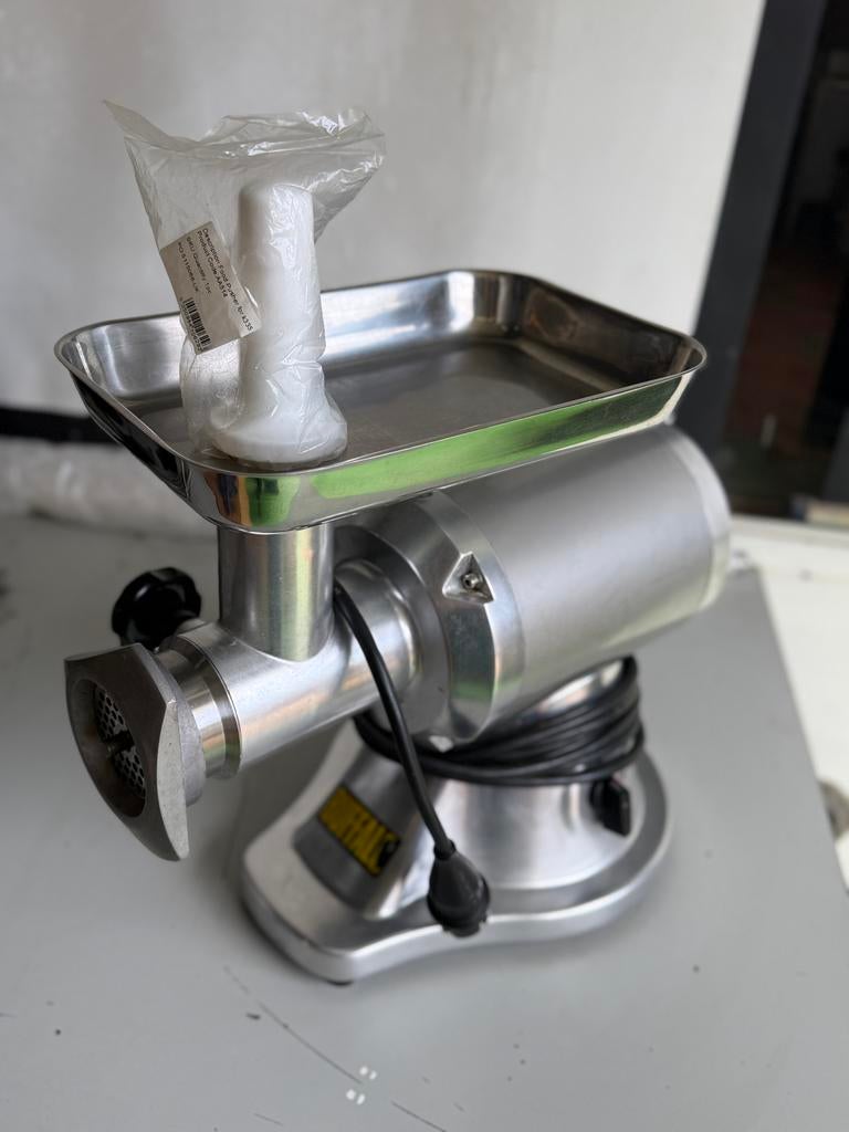 Buffalo vleesmolen K335  professionele gehaktmolen horeca, 4 liter of meer, Ophalen, Gebruikt, 3 snelheden of meer