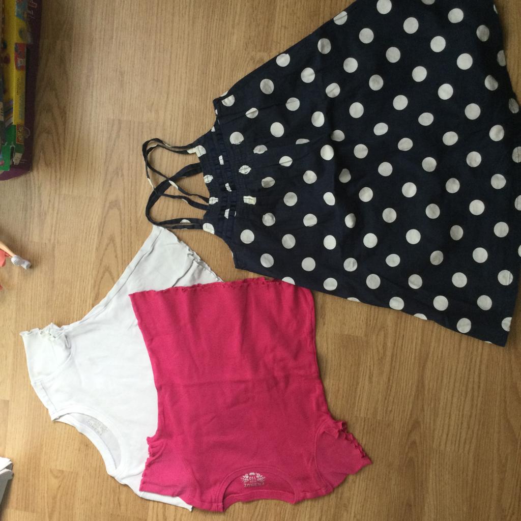 Leuke Frendz set jurkje, 2 t-shirts+ gratis leggings 104/110, Kinderen en Baby's, Kinderkleding | Maat 104, Meisje, Frendz, Ophalen of Verzenden