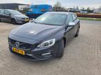 Volvo V60 D6 215pk Plug-in Hybrid 2014 Grijs, Auto's, 1849 kg, 1800 kg, Te koop, 56 km/l