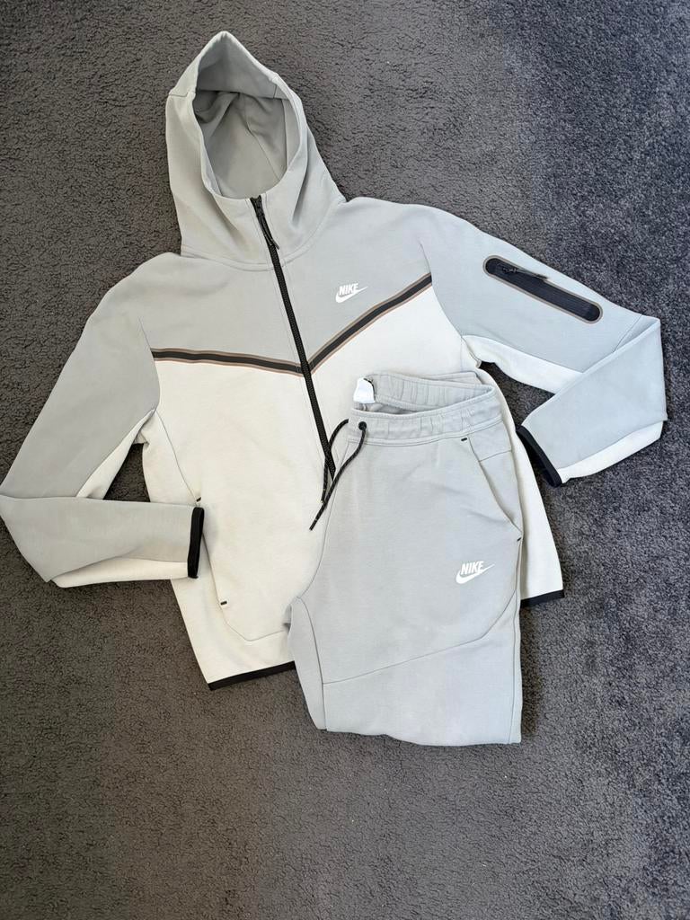 Nike Tech Trainingspak, Ophalen, Zo goed als nieuw, Grijs, Algemeen