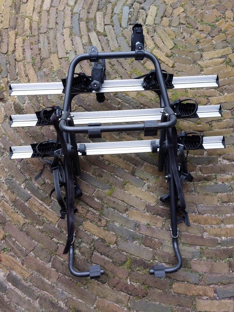 Menabo fietsendrager achterklep voor 3 fietsen of 2 e-bikes, Ophalen, Zo goed als nieuw, Achterklepdrager