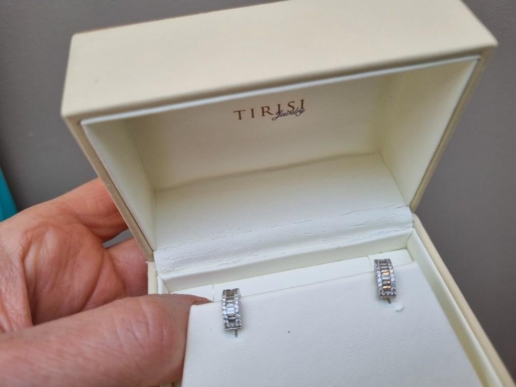 Tirisi kleine witgouden creolen 1,3 cm baguette / briljant, Wit, Ophalen of Verzenden, Zo goed als nieuw, Met edelsteen