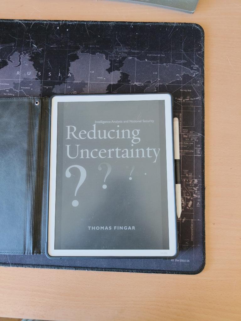 kindle scribe 2025 bw, Computers en Software, E-readers, Ophalen, Zo goed als nieuw, 10 inch of meer, Bluetooth